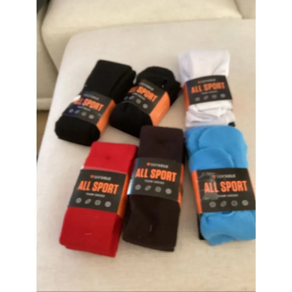 SOF SOUL ALL SPORT TEAM SOCKS. 6 Pairs, misc colors, 4 Mediums, 3 large, NWT